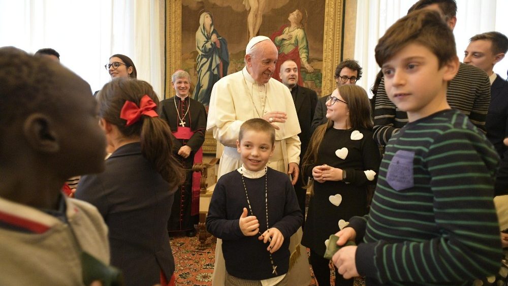 Papež <em>otrokom Katoliške akcije</em>: Bodite <strong>»mali mostovi« </strong>