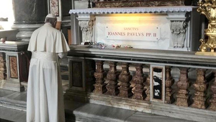 <em>Izjava</em> Mattea Brunija glede <strong>prenehanja prenosov papeževih maš</strong> v Domu sv. Marte