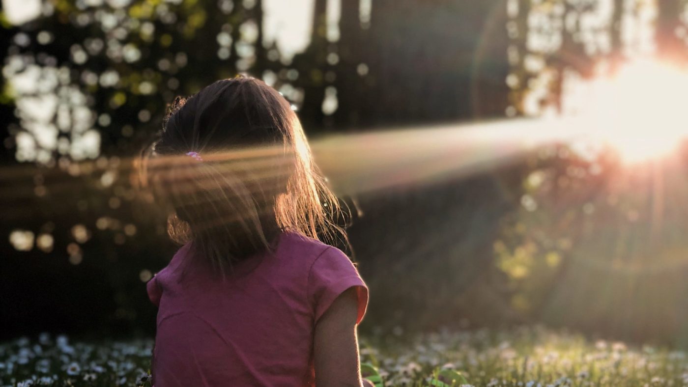 melissa-askew-8n00CqwnqO8-unsplash, življenje <strong>Življenje ima prednost</strong> pred <em>ideologijo in bojem za oblast</em>