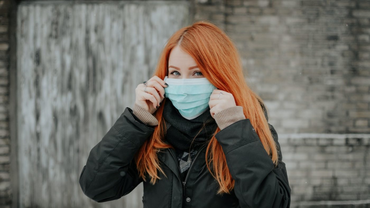 NAVODILA pille-riin-priske-O5Fo4vUuIBM-unsplash Vprašanja in odgovori <strong>ob navodilih slovenskih škofov</strong> za <em>preprečevanje epidemije COVID-19</em>
