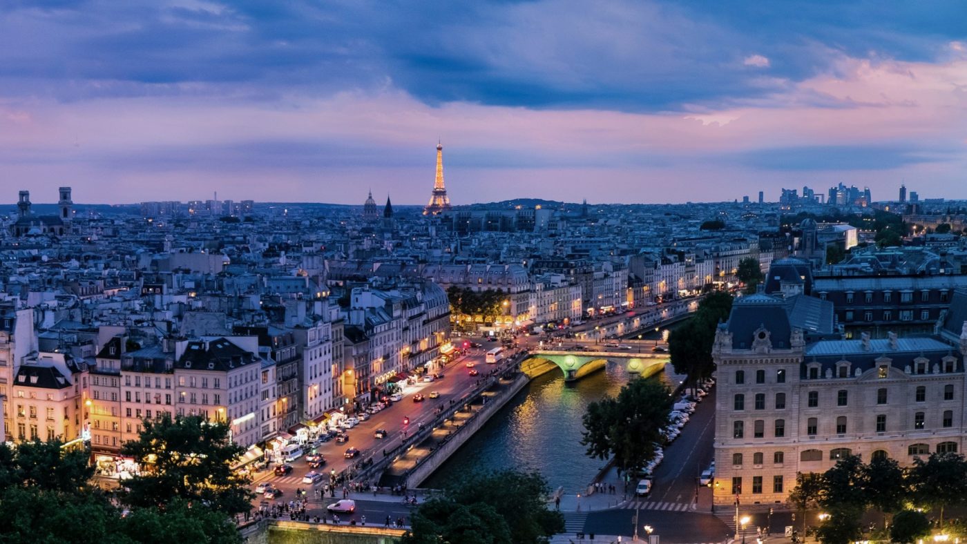 pedro-lastra-v6Sy3kyBROE-unsplash , PARIZ Papež <em>moli</em> za <strong>žrtve napada v Nici</strong>
