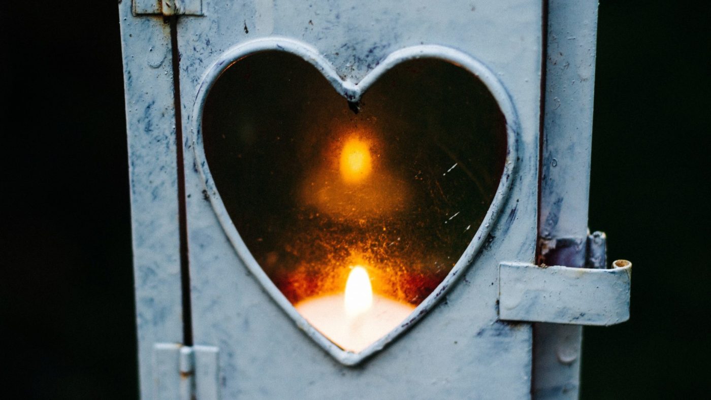skupaj ,cathal-mac-an-bheatha-7kbP7sMkjo0-unsplash (1) Kaj v tem času <strong>oddaljene bližine</strong> pričakujem v <em>letošnjem adventu</em>?
