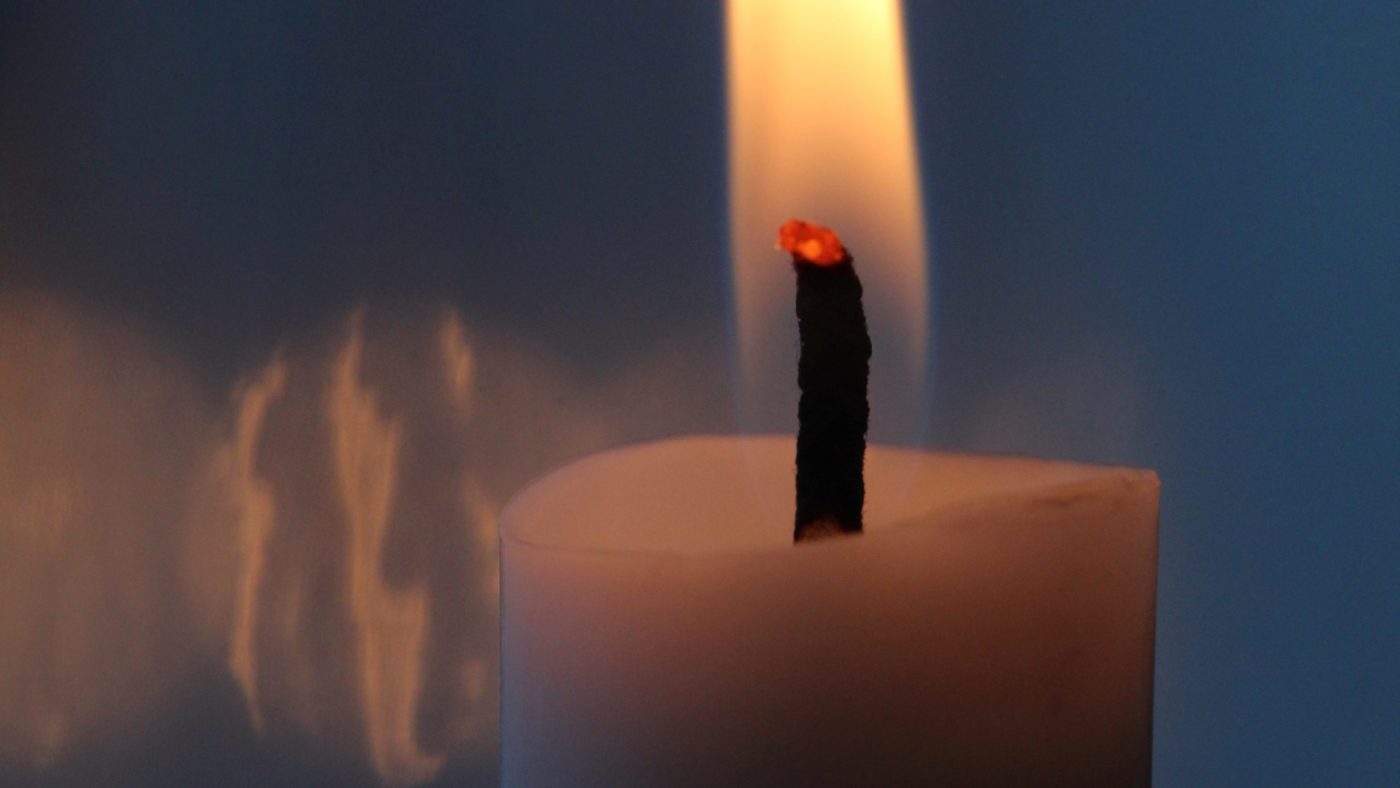 advent anne-nygard-RItCl_kH-gY-unsplash (1) <strong>Papeževa polnočnica</strong> letos že <EM>ob 19.30</EM>