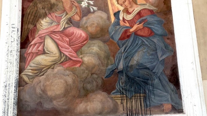 <strong>Onečaščena</strong> <EM>freska Julija Quaglia</EM> na ljubljanski stolnici