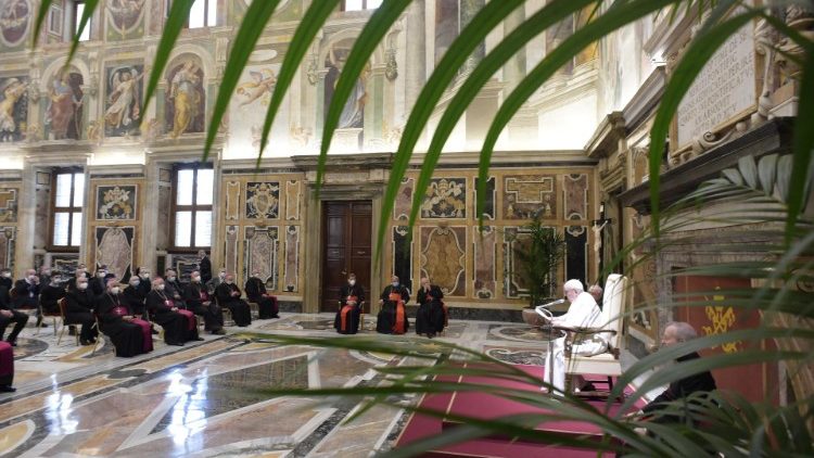 Papež Frančišek:<strong> Kateheza in kerigma</strong>, prihodnost ter <EM>skupnost</EM>