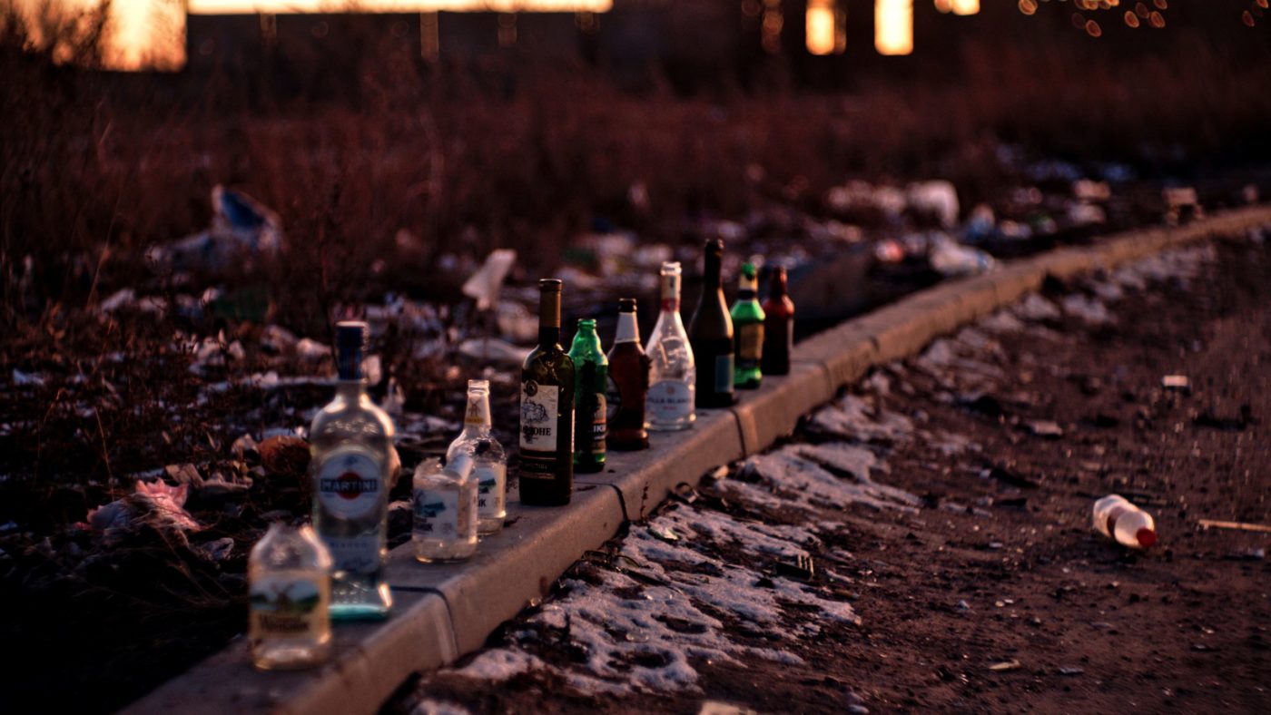 artem-labunsky-Wld1vbHaME8-unsplash ALKOHOL Vabilo na <strong>e-romanje na Brezje</strong> ob postni spodbudi <EM>40 dni brez alkohola</EM>