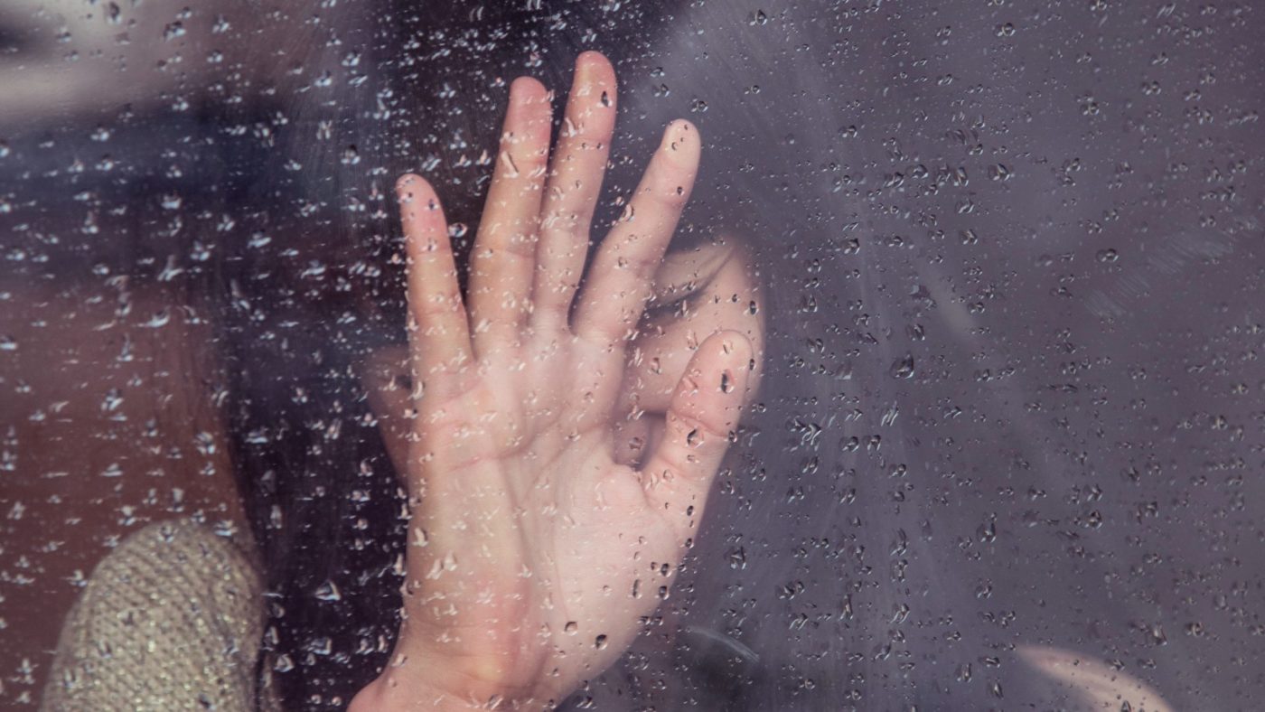 milada-vigerova-kT0tsYZ2YE0-unsplash ŽALOVANJE Trimesečni <strong>program</strong> <em>za žalujoče</em>