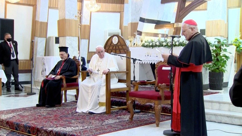 <em>Papeževo</em> <strong>srečanje s posvečenimi osebami</strong> v sirsko-katoliški katedrali Naše Gospe zveličanja