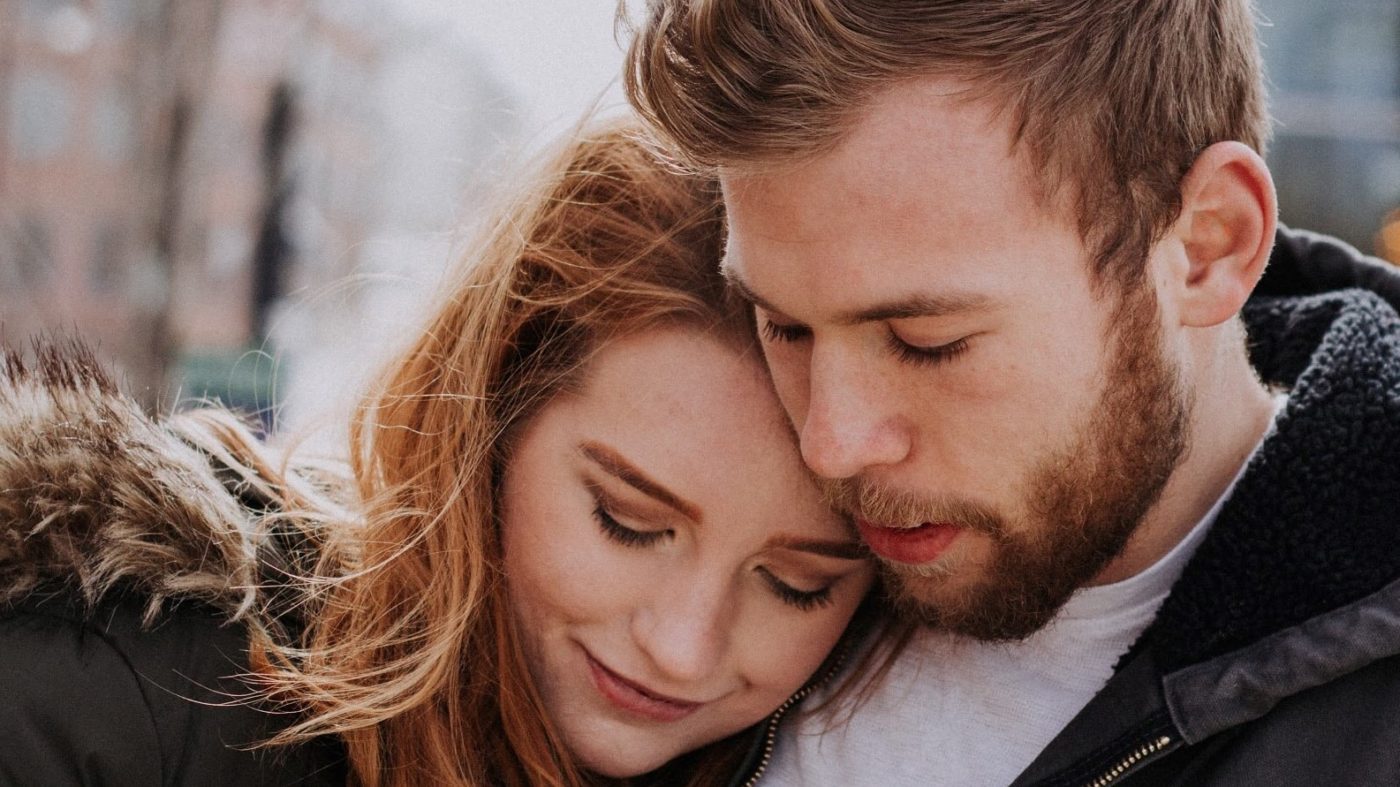 mlad par joanna-nix-walkup-uFPPaoocQFI-unsplash Papež Frančišek <strong>mladim</strong>: <em>Ne bojte se sanjati na veliko!</em>