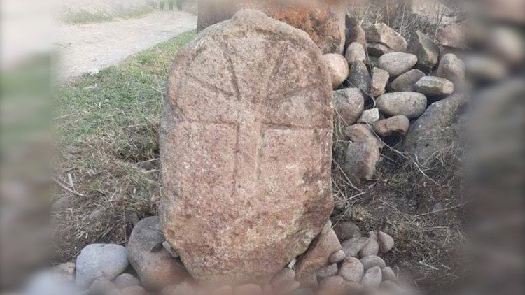 V Jeruzalemu našli <strong>armenski križ</strong> iz <EM>12. stoletja</EM>