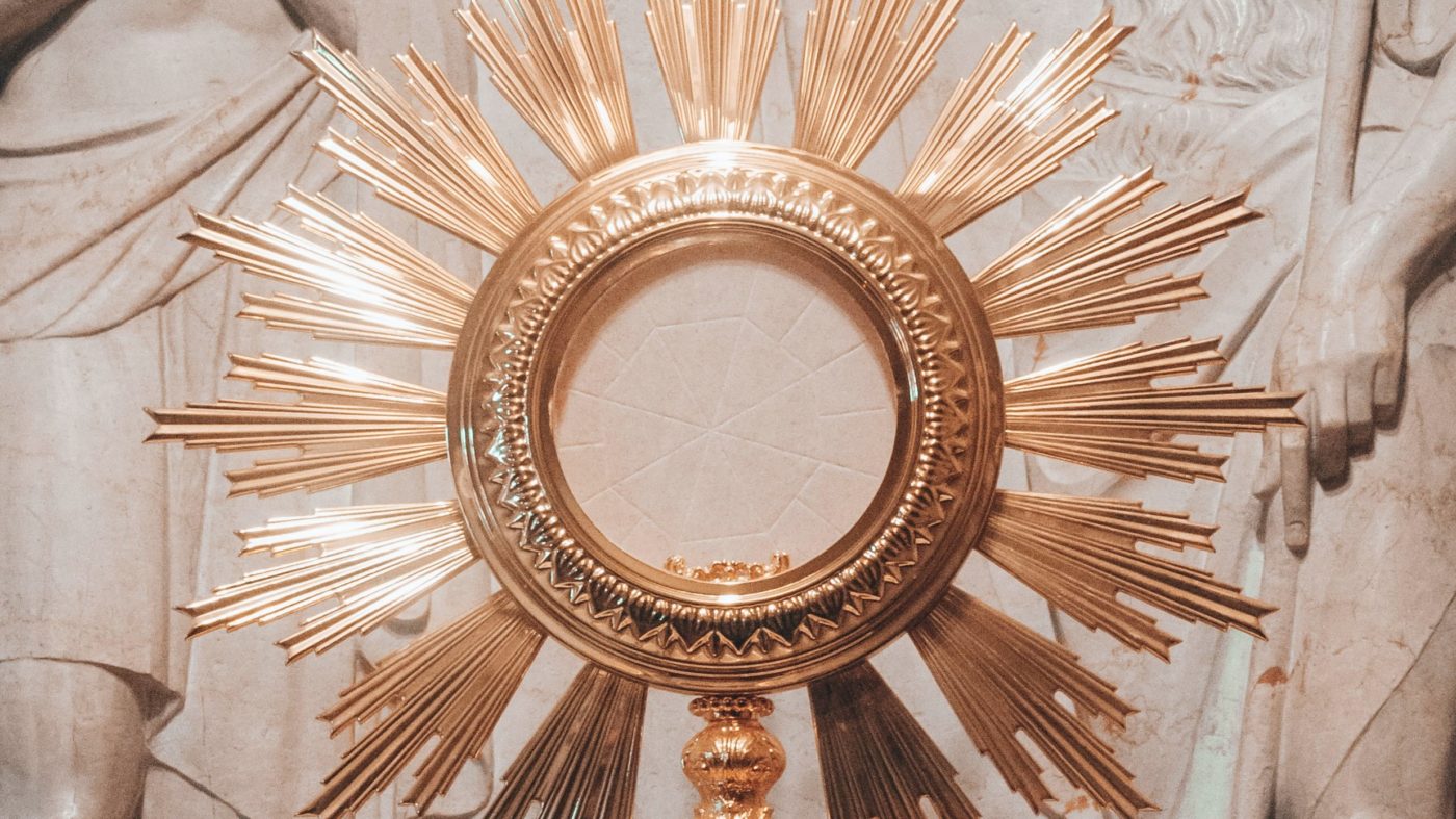 maria-oswalt-DxF7sVCkDtw-unsplash1 <strong>Budimpešta</strong>: priprave na <em>Mednarodni evharistični kongres</em> v polnem teku