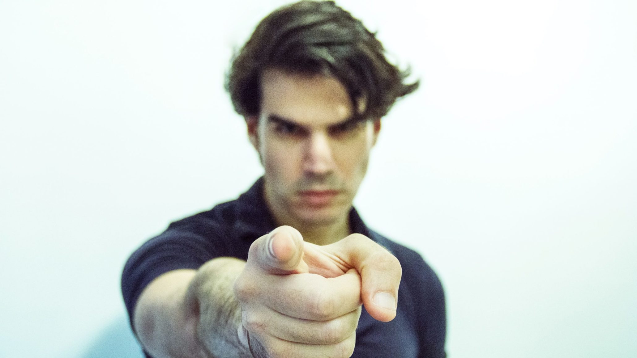 adi-goldstein-unsplash Nihče ne more <em>sam</em> opraviti s <strong>krivdo</strong>