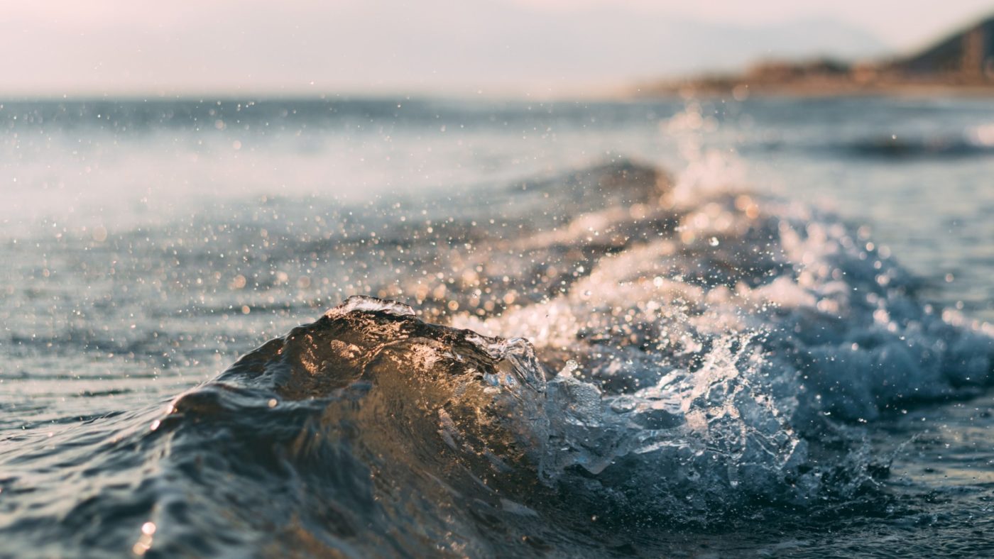 mourad-saadi-GyDktTa0Nmw1-unsplash »Gospod, reši nas!«: Tako <em>krik</em> postane <strong>molitev </strong>