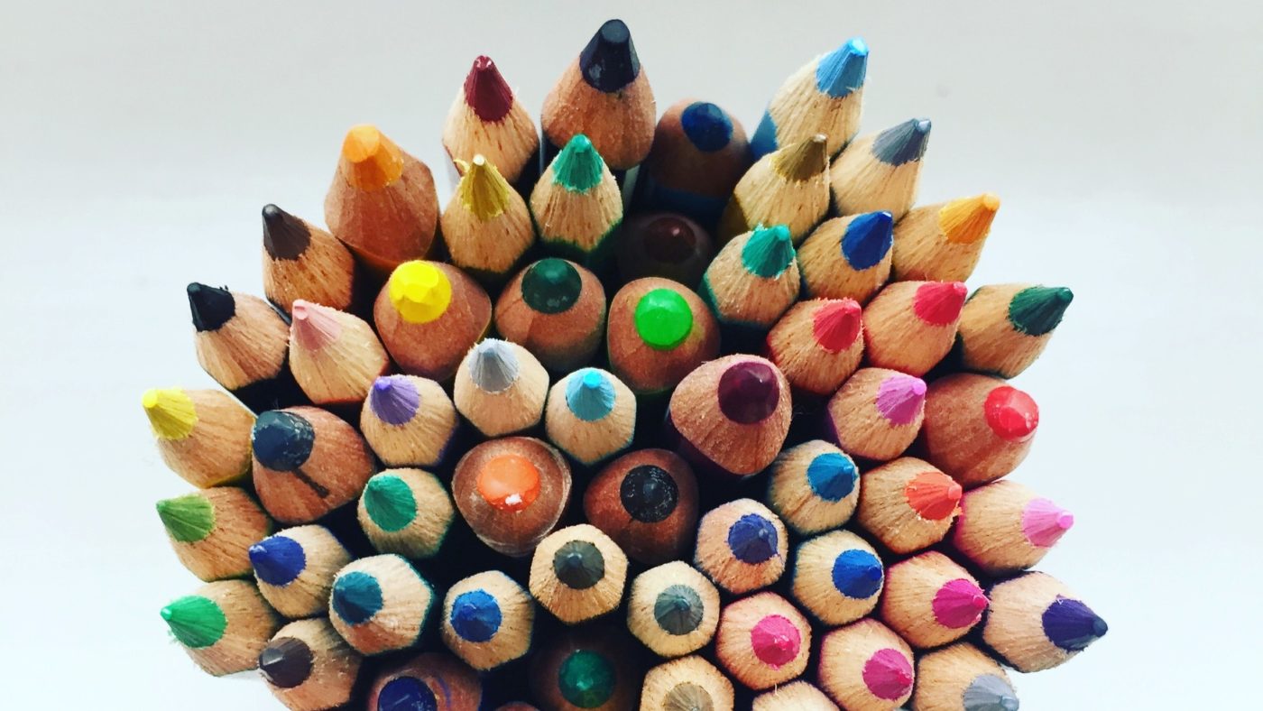 taru-huhkio-JQ3JSM–qIg-unsplash <em>Otroci nas potrebujejo</em> – Dobrodelna akcija Karitas za <strong>pomoč otrokom s šolskimi potrebščinami</strong>