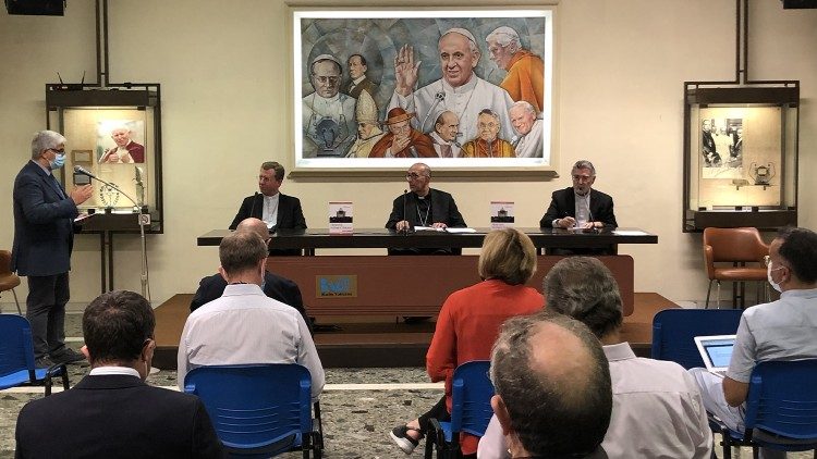 Kardinal Omella: Papež nas uči, da sta <strong>teologija in pastorala</strong> <em>povezani</em>