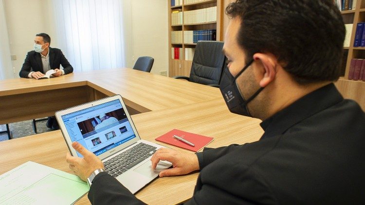 <strong>»Znotraj Vatikana«</strong>: Papeški svet za pospeševanje <em>nove evangelizacije</em>