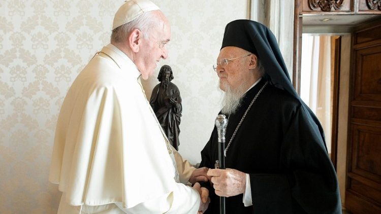 Papeževo<strong> voščilo patriarhu Bartolomeju</strong>ob <em>30. obletnici izvolitve</em>