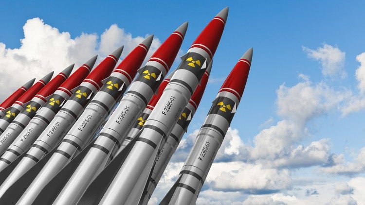 Parolin: <strong>Odprava jedrskega orožja</strong> je <em>moralni in humanitarni imperativ</em>
