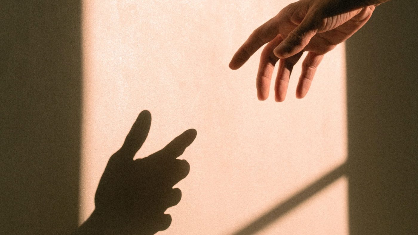sirisvisual-lcfZmDhQP5g-unsplash Splošni <strong>molitveni namen</strong> v novembru <EM>za ljudi, ki trpijo za depresijo </EM>