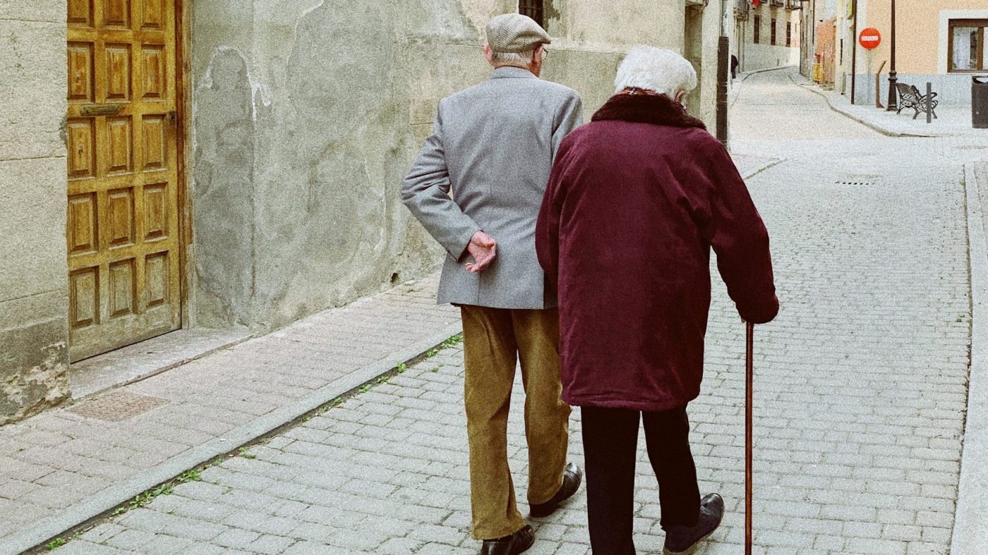 wj-zmMtb3PtsrE-unsplash <strong>Beseda</strong> <em>starejšim, bolnikom in njihovim prijateljem</em>