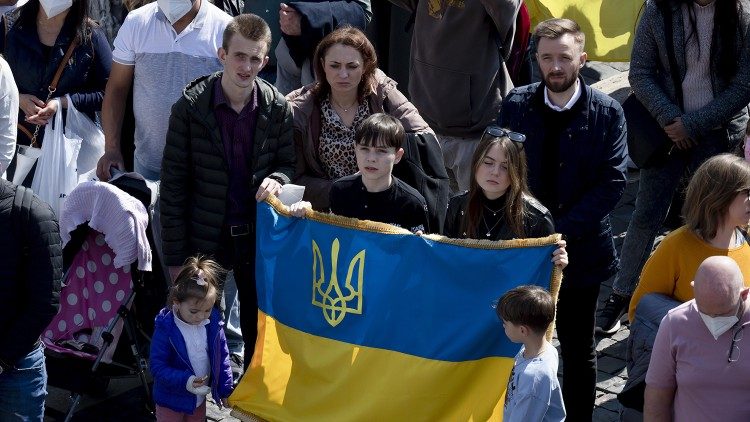 Papež Frančišek: <strong>Agresorska vojna</strong> na Ukrajino je <em>nečloveška in bogoskrunska</em>