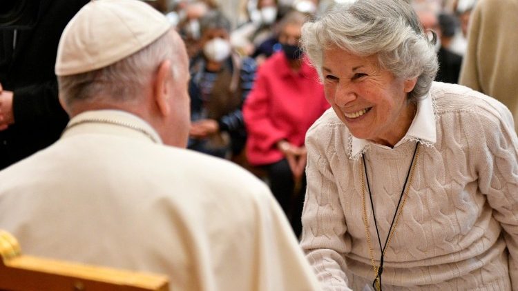 Papež Frančišek: <strong>Ženske</strong> lahko spremenijo<em> družbeni sistem</em>