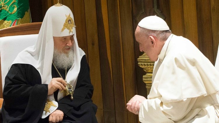 <em>Papež Frančišek</em> patriarhu Kirilu: <strong>Postaniva delavca za mir</strong>