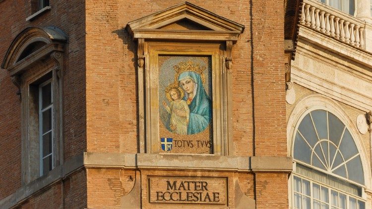 <strong>Majnik v Vatikanu</strong>: <em>Srede in sobote posvečene pobožnosti do Matere Cerkve</em>