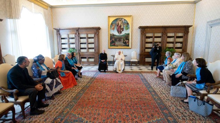 <strong>Katoliške ženske</strong> pri papežu: <em>Prinesle smo mu glas nevidnih žensk</em>