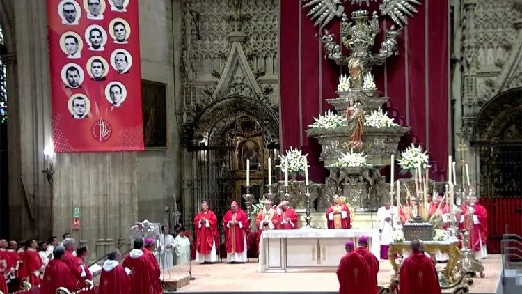 Kardinal Semeraro med <strong>beatifikacijo v Sevilji</strong>: <em>Preganjanja niso nekaj preteklega</em>