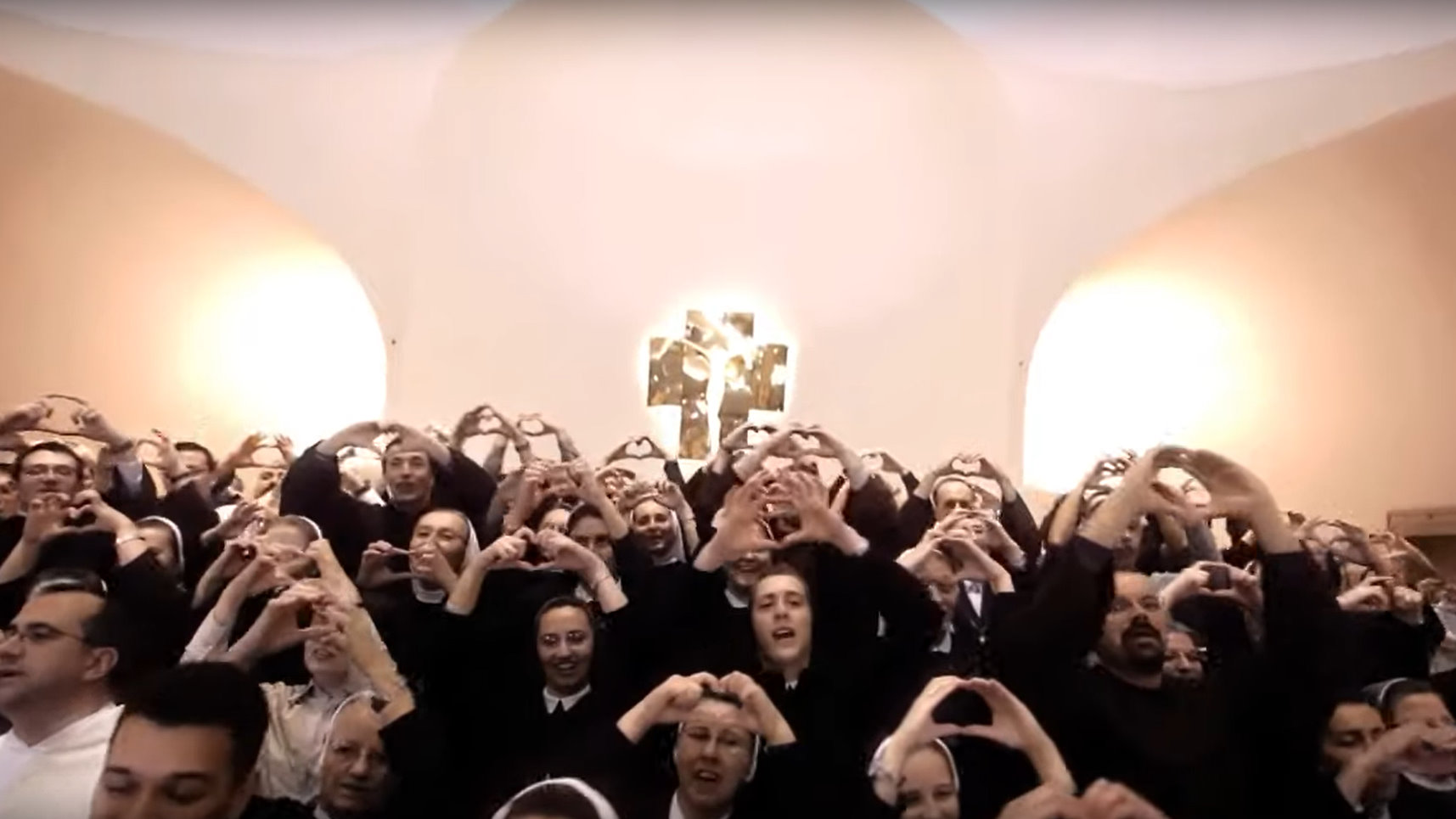 <strong>Video za lepši dan:-)</strong>: Življenje redovnikov in redovnic <em>skozi pesem</em>