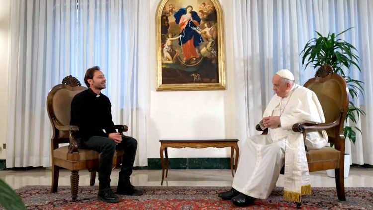 <em>Oddaja </em><strong>»Potovanja srca s papežem Frančiškom ob deseti obletnici pontifikata«</strong>