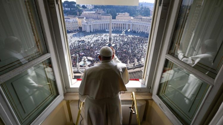 Papež Frančišek: Ko smo <em>skušani in zatirani, se ne pogajajmo s hudičem,</em> <strong>temveč kličimo Jezusa</strong>