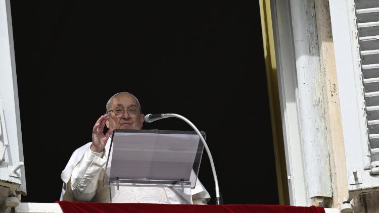 Papež Frančišek: <strong>Jezus je</strong> <em>zveličanje, Jezus je luč, Jezus je znamenje, ki se mu nasprotuje</em>