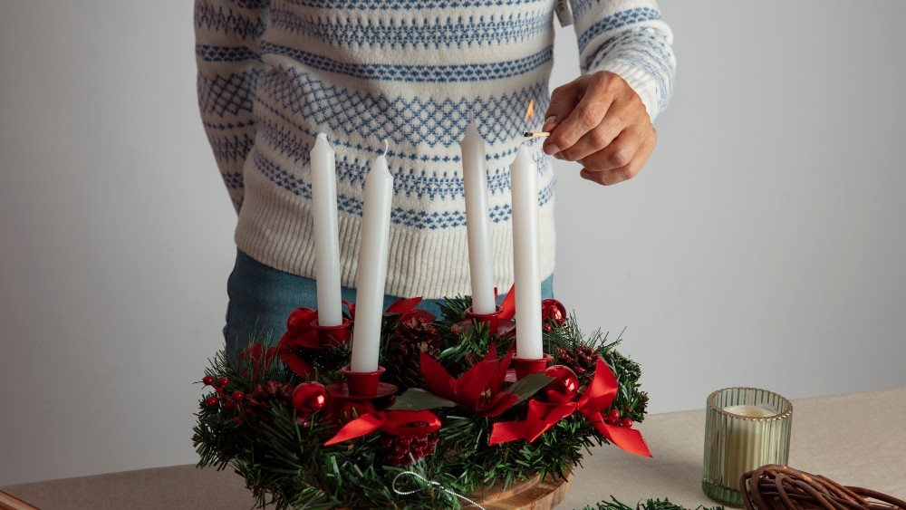 advent wreath, freepik <strong>Družinska</strong> osemdnevna priprava na <em>Božič</em>
